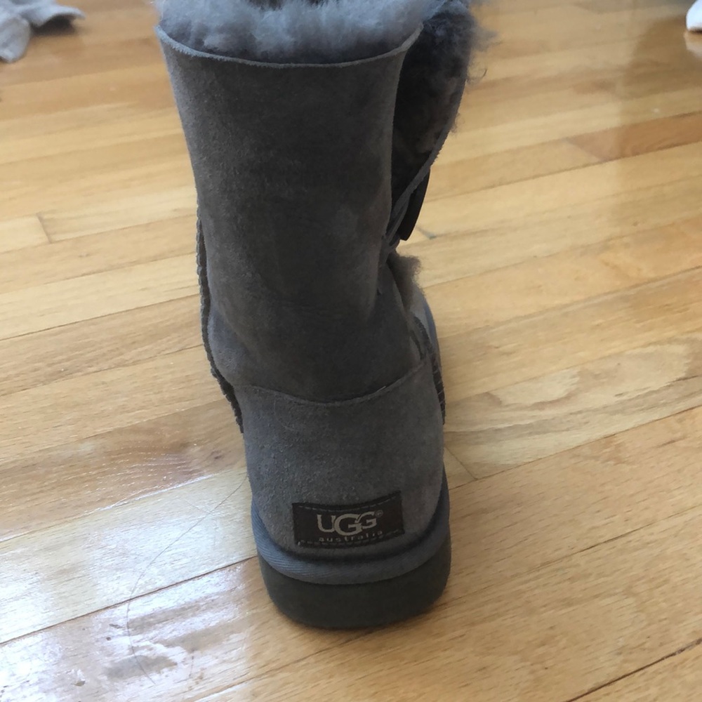 Ugg Bailey Button - image 5